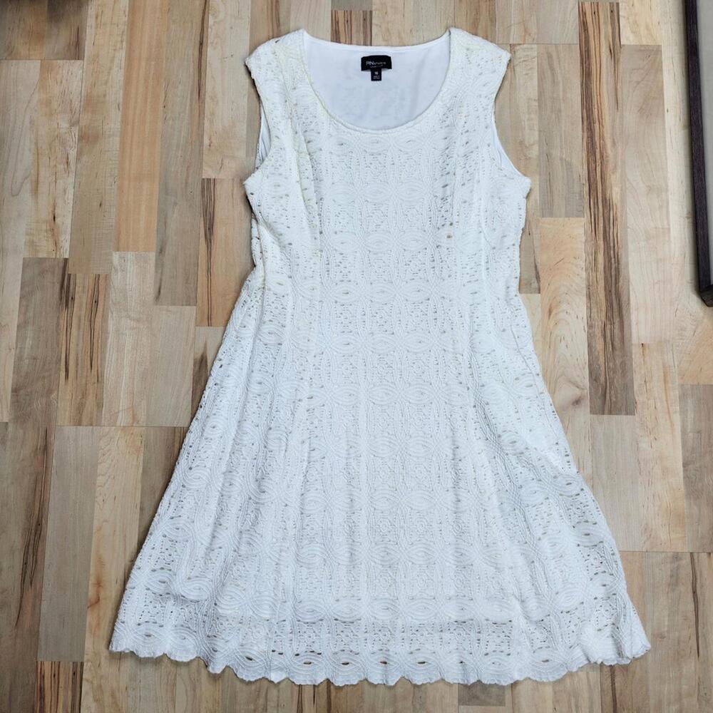 RN Studios White Sleeveless Lace Dress Size 16